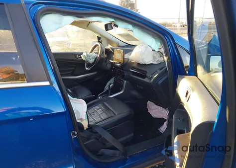 2018 Ford Ecosport Titanium z USA, uszkodzony, nr VIN MAJ6P1WL4JC200933